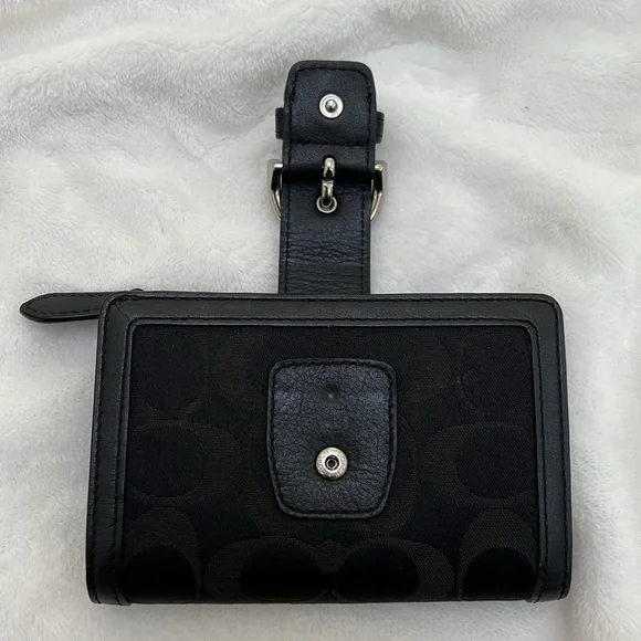 COPY - Vintage Coach Black Wallet with Silver Buckle - Picture 9 of 16